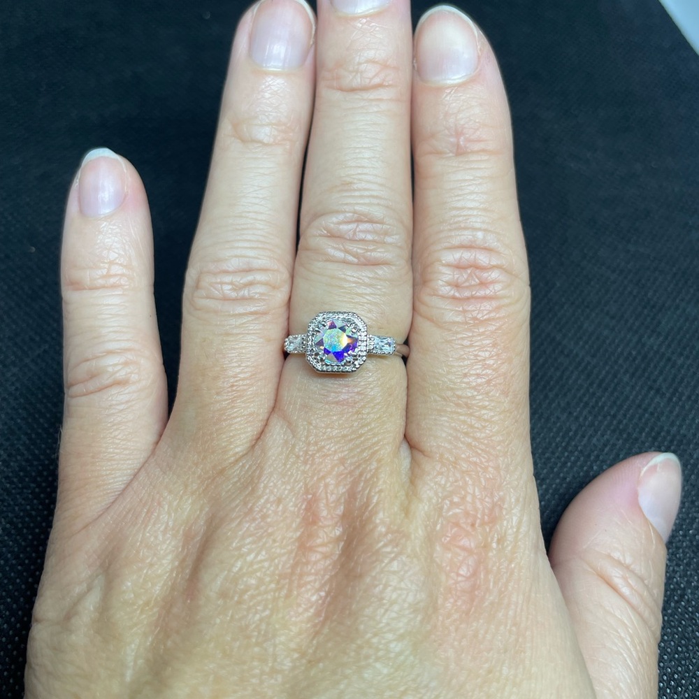 *SOLD*Tri-stone Swarovski Crystal Center Stone Ring (Size 7)-Different Platform